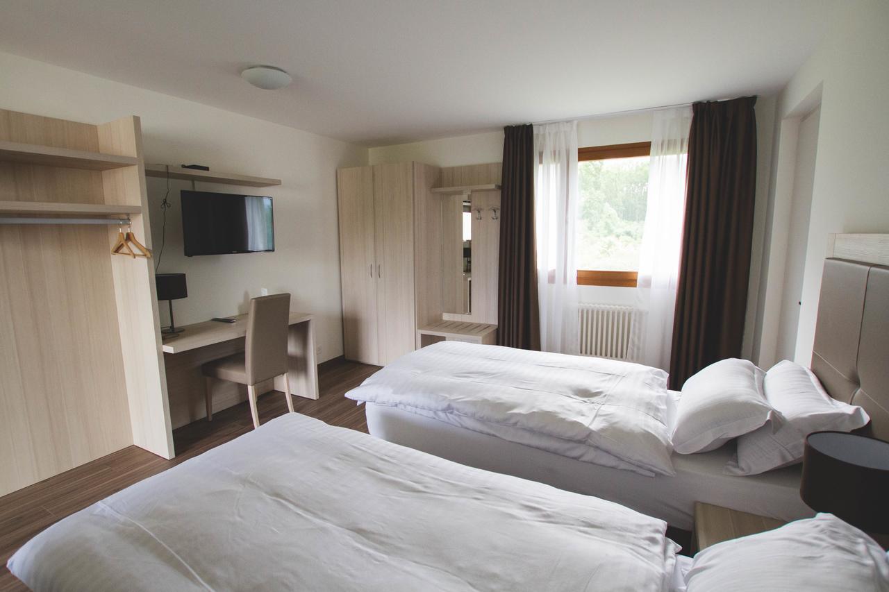 Hotel Domaine De La Sauge Cudrefin Bagian luar foto